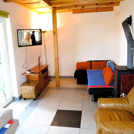 In Near Puszcza Bukowa 펜션 *